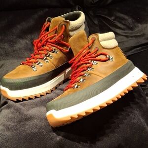 Stylish Brown Hiking Boots with Red Laces